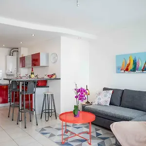  Appartement Chic Avec Terrasse, à 2 Pas De Rennes, Parking